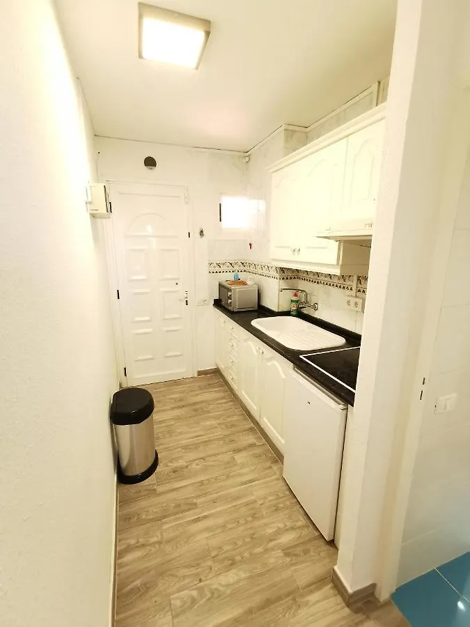 Sunny Apt With Terrace Coastal Area South Arona 아파트 아로나