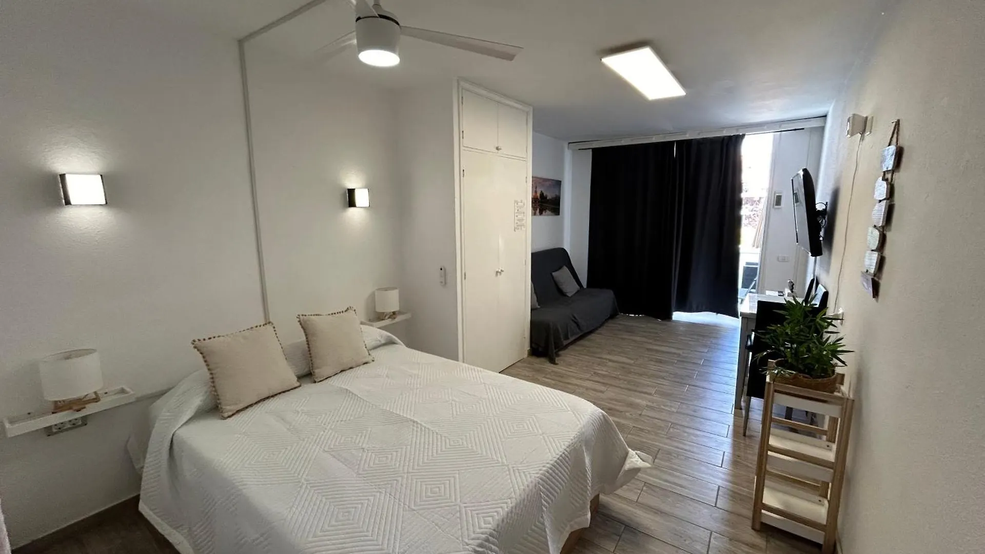 Sunny Apt With Terrace Coastal Area South Arona 0*, 아로나 스페인